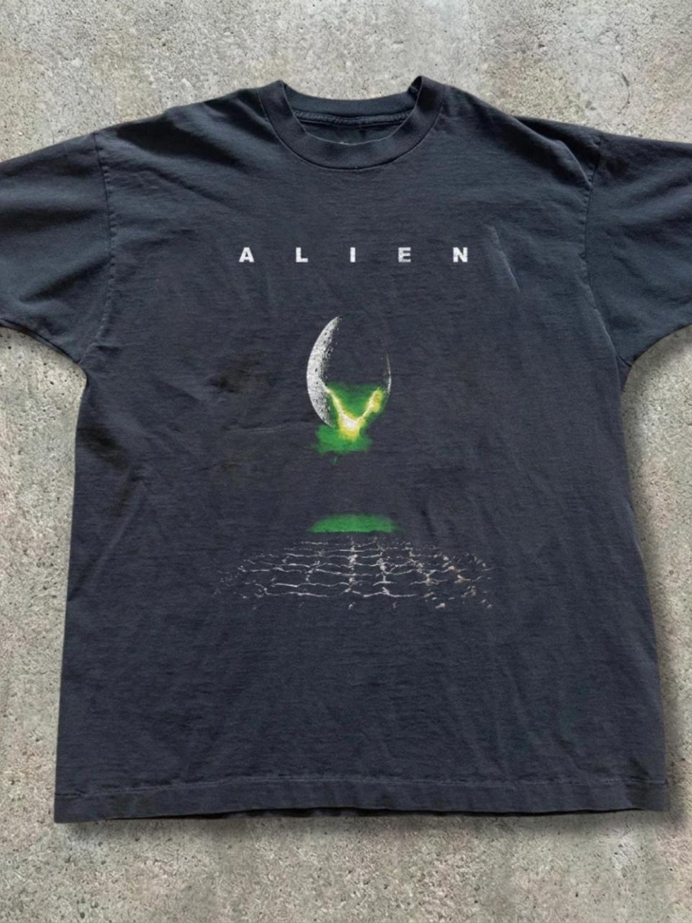 Gildan Black Alien Graphic Short-Sleeve Tee with Green Accent